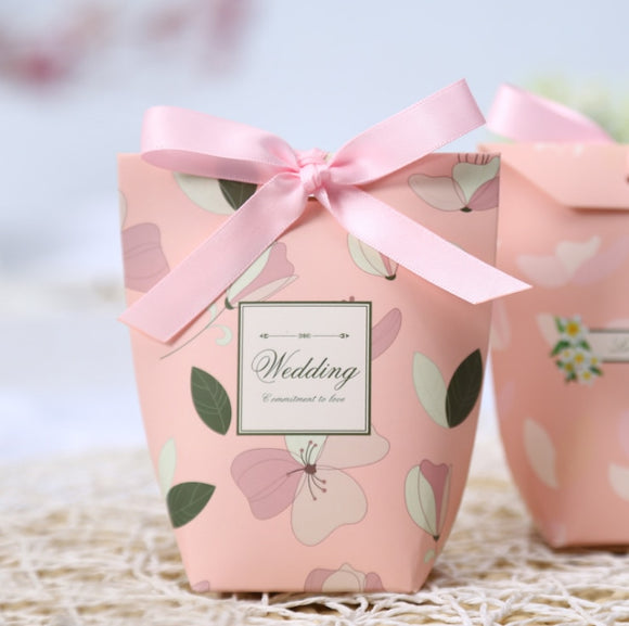 50 Pcs Creative Floral Wedding Favors Candy Boxes Bomboniera Giveaways Box Sachet Party Gift Box Paper Gift Bags Candy Bags